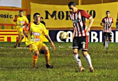 Foto de la galería: Crucero estuvo cerca, pero Estudiantes se lo dio vuelta y quedó con la victoria