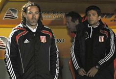 Foto de la galería: Crucero estuvo cerca, pero Estudiantes se lo dio vuelta y quedó con la victoria