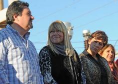 Foto de la galería: El presidente de Emsa y el gobernador Closs inauguraron un nuevo transformador en San Ignacio