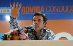 Foto de la galería: Rovira debatió con jóvenes de la provincia sobre política estratégica