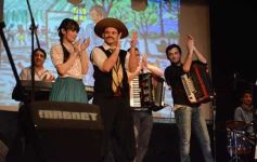 Foto de la galería: Solidaridad, alegría y mucha música con Los Mitá, en el Montoya