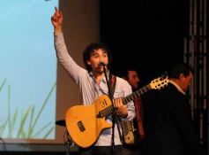 Foto de la galería: Solidaridad, alegría y mucha música con Los Mitá, en el Montoya