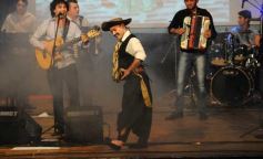 Foto de la galería: Solidaridad, alegría y mucha música con Los Mitá, en el Montoya