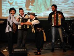 Foto de la galería: Solidaridad, alegría y mucha música con Los Mitá, en el Montoya