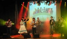 Foto de la galería: Solidaridad, alegría y mucha música con Los Mitá, en el Montoya