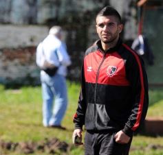 Foto de la galería: El Verdirrojo ganó en Villa Urquiza y es puntero de su zona en el Federal B