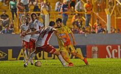 Foto de la galería: Increíble: Crucero no pudo aguantar y perdió la chance de sumar tres puntos