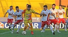 Foto de la galería: Increíble: Crucero no pudo aguantar y perdió la chance de sumar tres puntos