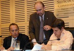 Foto de la galería: Rovira y Thomas firmaron un convenio para la construcción del Museo del Territorio Guaraní