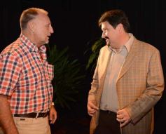 Foto de la galería: Los candidatos de la renovación se reunieron con cientos de votantes independientes