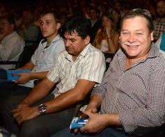 Foto de la galería: Los candidatos de la renovación se reunieron con cientos de votantes independientes