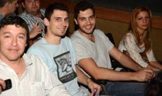 Foto de la galería: Los candidatos de la renovación se reunieron con cientos de votantes independientes