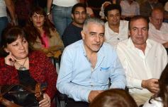 Foto de la galería: Los candidatos de la renovación se reunieron con cientos de votantes independientes