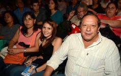 Foto de la galería: Los candidatos de la renovación se reunieron con cientos de votantes independientes