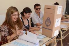 Foto de la galería: Acompañó el buen tiempo y los posadeños fueron a las urnas con alegría y compromiso