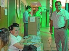 Foto de la galería: Acompañó el buen tiempo y los posadeños fueron a las urnas con alegría y compromiso