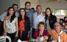 Foto de la galería: Dos amigos cumplieron años y para la ocasión ambos eligieron un show en vivo para sus invitados