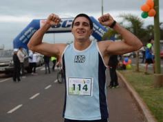 Foto de la galería: Maratón en homenaje a Huguito Dos Santos: deporte y solidaridad en la costanera
