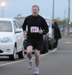 Foto de la galería: Maratón en homenaje a Huguito Dos Santos: deporte y solidaridad en la costanera