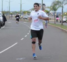 Foto de la galería: Maratón en homenaje a Huguito Dos Santos: deporte y solidaridad en la costanera