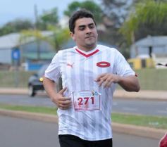 Foto de la galería: Maratón en homenaje a Huguito Dos Santos: deporte y solidaridad en la costanera