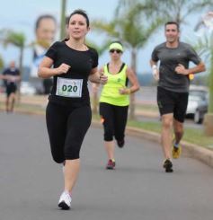 Foto de la galería: Maratón en homenaje a Huguito Dos Santos: deporte y solidaridad en la costanera