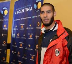 Foto de la galería: Postales de San Juan: la previa y la humildad y generosidad de un grande, Carlitos Tevez