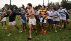 Foto de la galería: Tacurú derrotó a Centro, lo bajó de la punta y se colocó en lo más alto