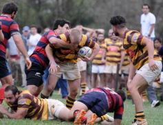 Foto de la galería: Tacurú derrotó a Centro, lo bajó de la punta y se colocó en lo más alto