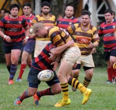 Foto de la galería: Tacurú derrotó a Centro, lo bajó de la punta y se colocó en lo más alto