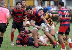 Foto de la galería: Tacurú derrotó a Centro, lo bajó de la punta y se colocó en lo más alto