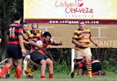 Foto de la galería: Tacurú derrotó a Centro, lo bajó de la punta y se colocó en lo más alto