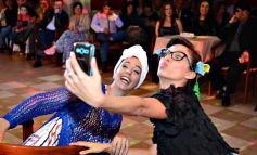 Foto de la galería: Los peluqueros celebraron su día con una cena show inolvidable