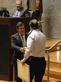 Foto de la galería: En la última sesión de la Cámara, promovieron microemprendimientos de inversión para jóvenes