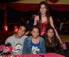 Foto de la galería: Rocío tuvo la fiesta de quince soñada