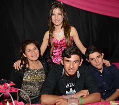 Foto de la galería: Rocío tuvo la fiesta de quince soñada