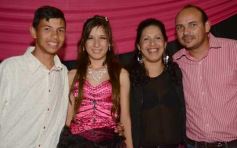 Foto de la galería: Rocío tuvo la fiesta de quince soñada