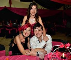 Foto de la galería: Rocío tuvo la fiesta de quince soñada