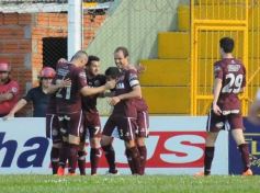 Foto de la galería: Crucero no encuentra rumbo: cayó ante Lanús de local