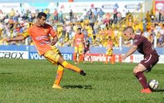 Foto de la galería: Crucero no encuentra rumbo: cayó ante Lanús de local