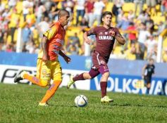 Foto de la galería: Crucero no encuentra rumbo: cayó ante Lanús de local