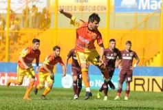 Foto de la galería: Crucero no encuentra rumbo: cayó ante Lanús de local