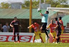Foto de la galería: Crucero no encuentra rumbo: cayó ante Lanús de local