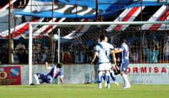 Foto de la galería: Guaraní ganó en casa y busca el milagro de la permanencia