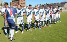 Foto de la galería: Guaraní ganó en casa y busca el milagro de la permanencia