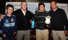 Foto de la galería: Gorostiaga levantó la Copa Osde en el Tacurú