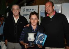 Foto de la galería: Gorostiaga levantó la Copa Osde en el Tacurú
