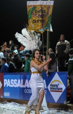 Foto de la galería: Primera noche de la principal fiesta de los jóvenes posadeños: Estudiantina 2015