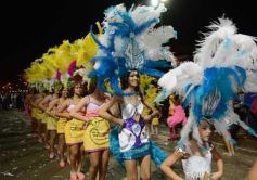 Foto de la galería: Alegría, brillo y compromiso: más postales de la Estudiantina 2015