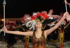 Foto de la galería: Alegría, brillo y compromiso: más postales de la Estudiantina 2015